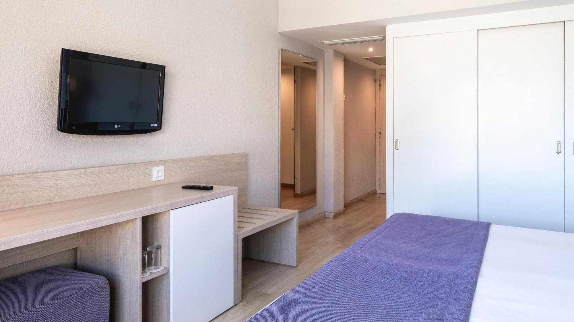 Chambre Double - Vue Latérale sur Mer